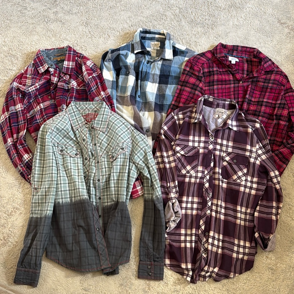 Women’s snap and button up size large plaid shirts lot of 5